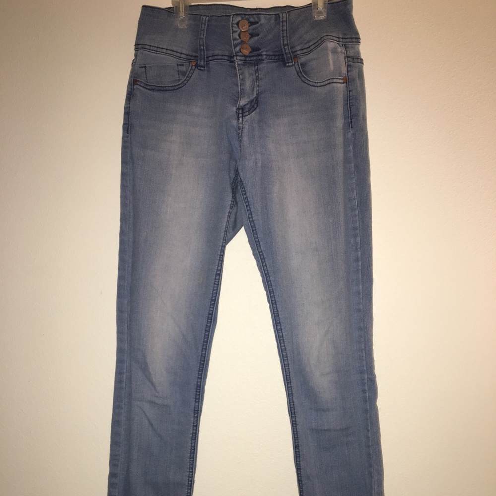 Light wash skinny jeans